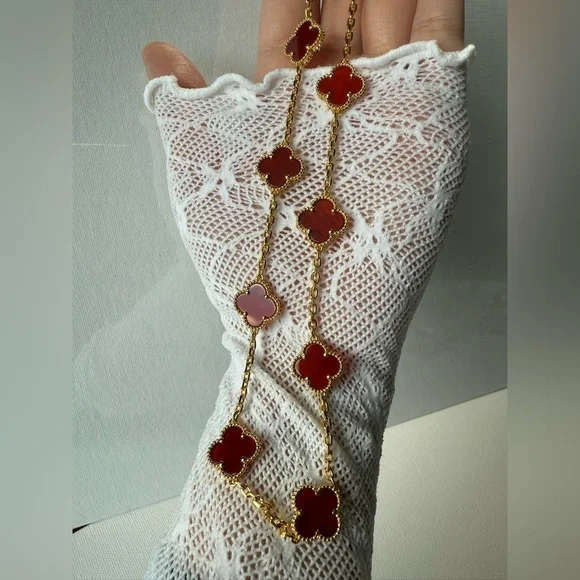 Red Clover Necklace Jewelry - Picture 7 of 17